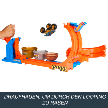 Hot Wheels Monster Trucks Loop & Flip Trophy, Bigfoot 1:64