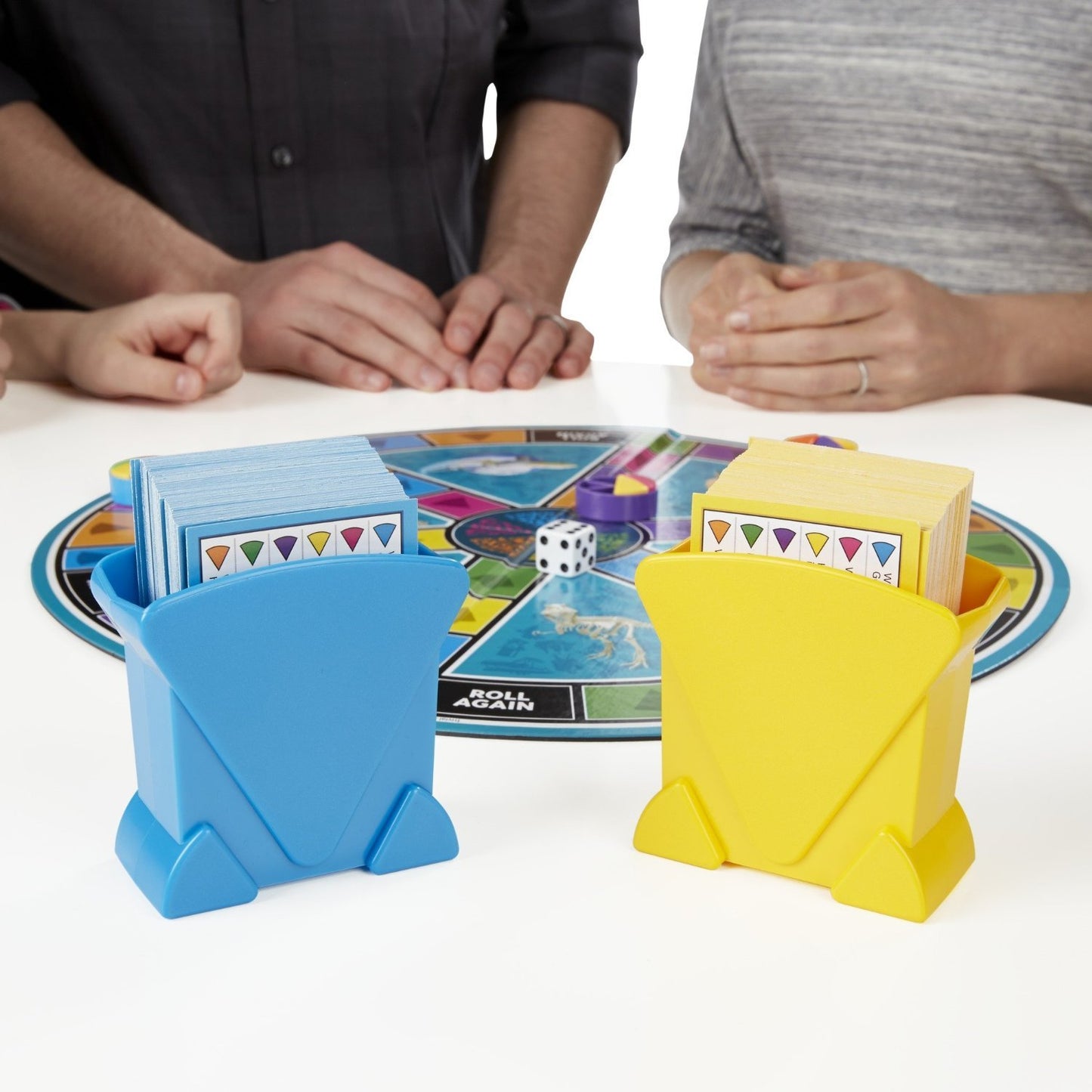 Hasbro Trivial Pursuit Family Edition (engleză)