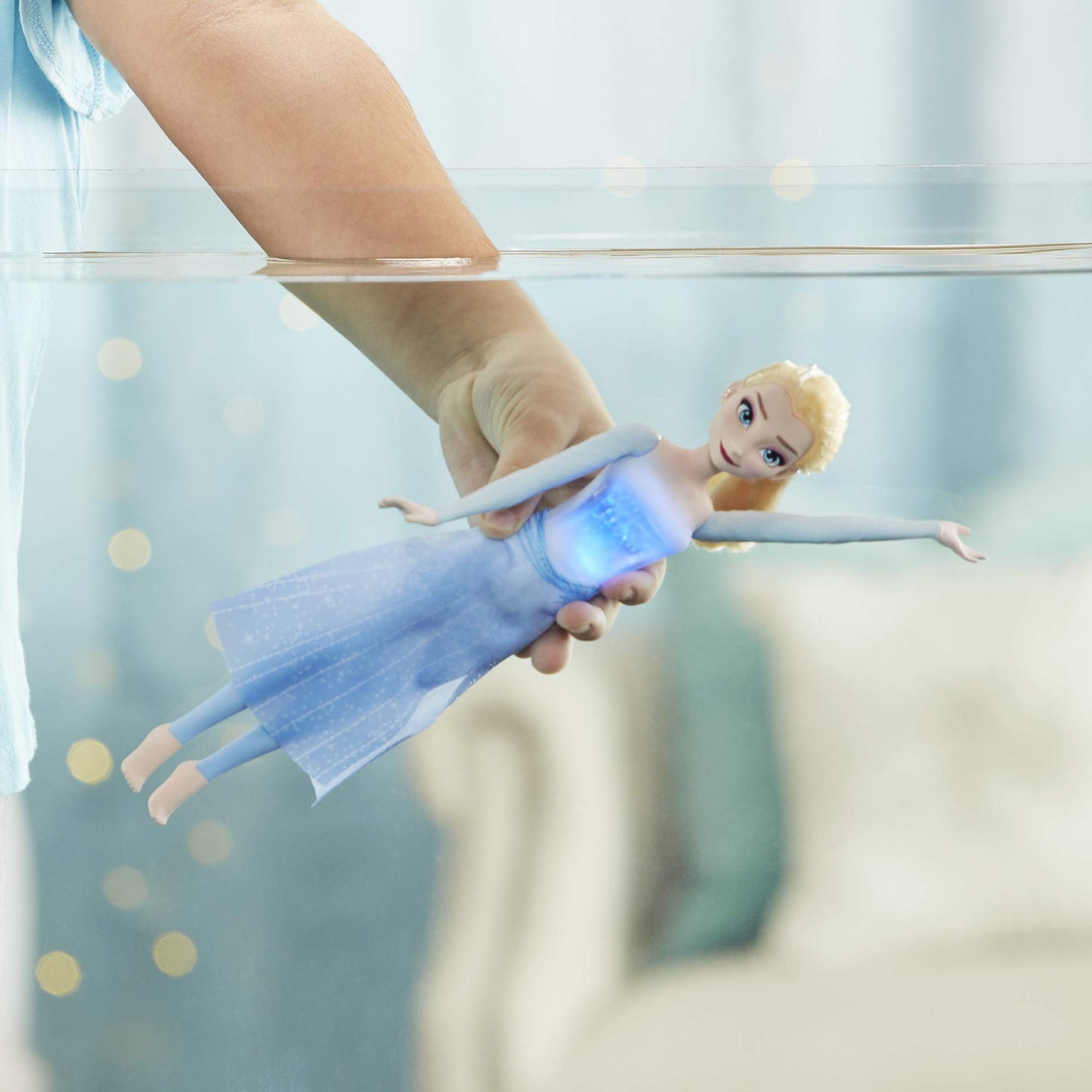 Disney Frozen Papusa Elsa luminoasa in apa, 3+ ani