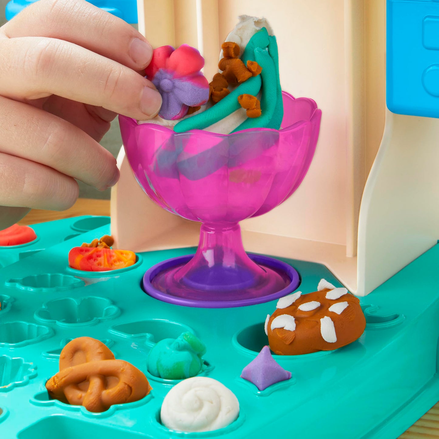 Play-Doh Mașină de înghețată, set modelare, 3+ ani