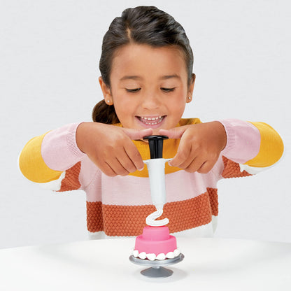 Play-Doh Kitchen Creations Set de joacă cu cuptor pentru copii de la 3 ani cu 5 culori