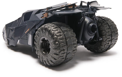 DC Comics - Batman Tumbler RC, vehicul radio controlat în designul trilogiei The Dark Knight, scală 1:15, pentru fani mari și mici de la 4 ani.