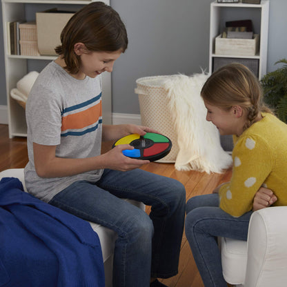 Hasbro Simon, Joc de Memorie Electronic Portabil cu Sunete și Lumini pentru Copii de Peste 8 Ani, Culori Asortate