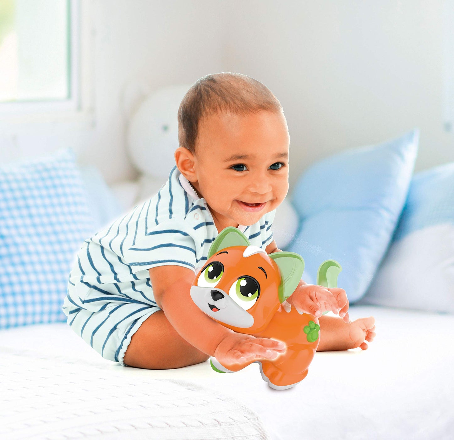 Jucarie educativa pisica Baby Clementoni Cuddly Kitty, 12 luni+, Multicolor, limba italiana