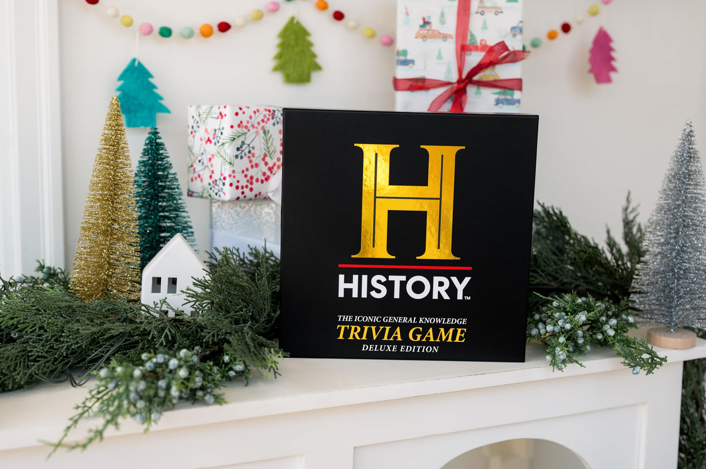 DYCE History Channel Joc de societate Trivia Ediție Deluxe cu Extensie ani 80 și 90 - 2400+ Întrebări de Cultură Generală pentru Adulți, Familie și Adolescenți