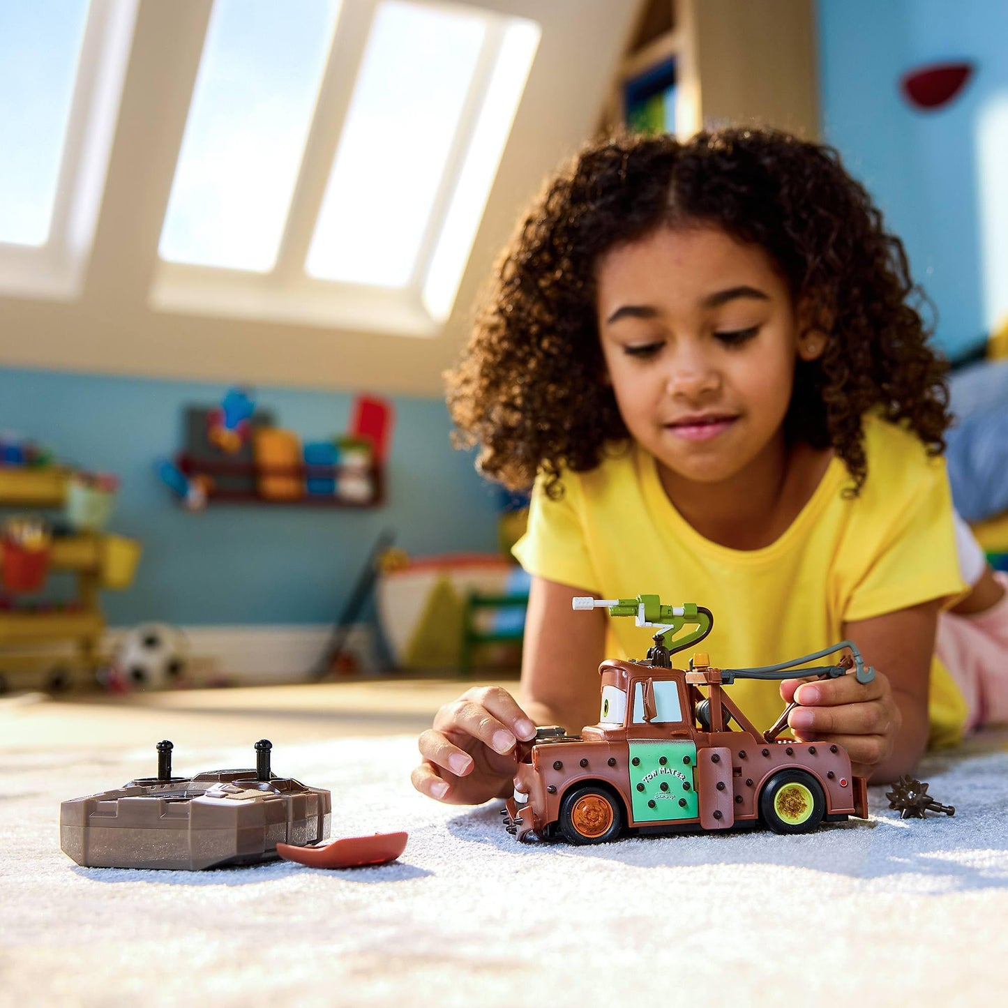 Disney Store Lightning McQueen Set de jucărie auto cu telecomandă 15 cm, 2,4 GHz, mișcare în patru direcții, de la 3 ani