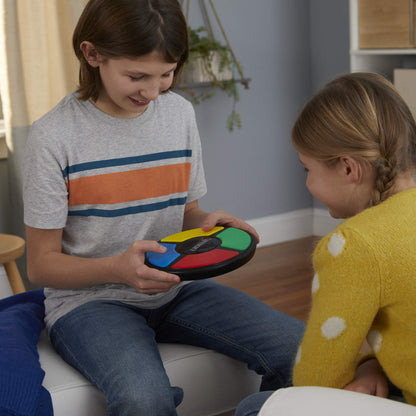 Hasbro Simon, Joc de Memorie Electronic Portabil cu Sunete și Lumini pentru Copii de Peste 8 Ani, Culori Asortate