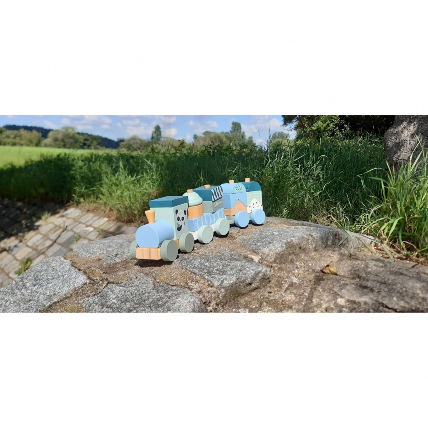 Eichhorn 7/100003804 Set tren din lemn cu 2 vagoane și 13 cuburi colorate, 16 piese, 29 cm, jucărie motricitate pentru copii de la 1 an (gri/bleu deschis)