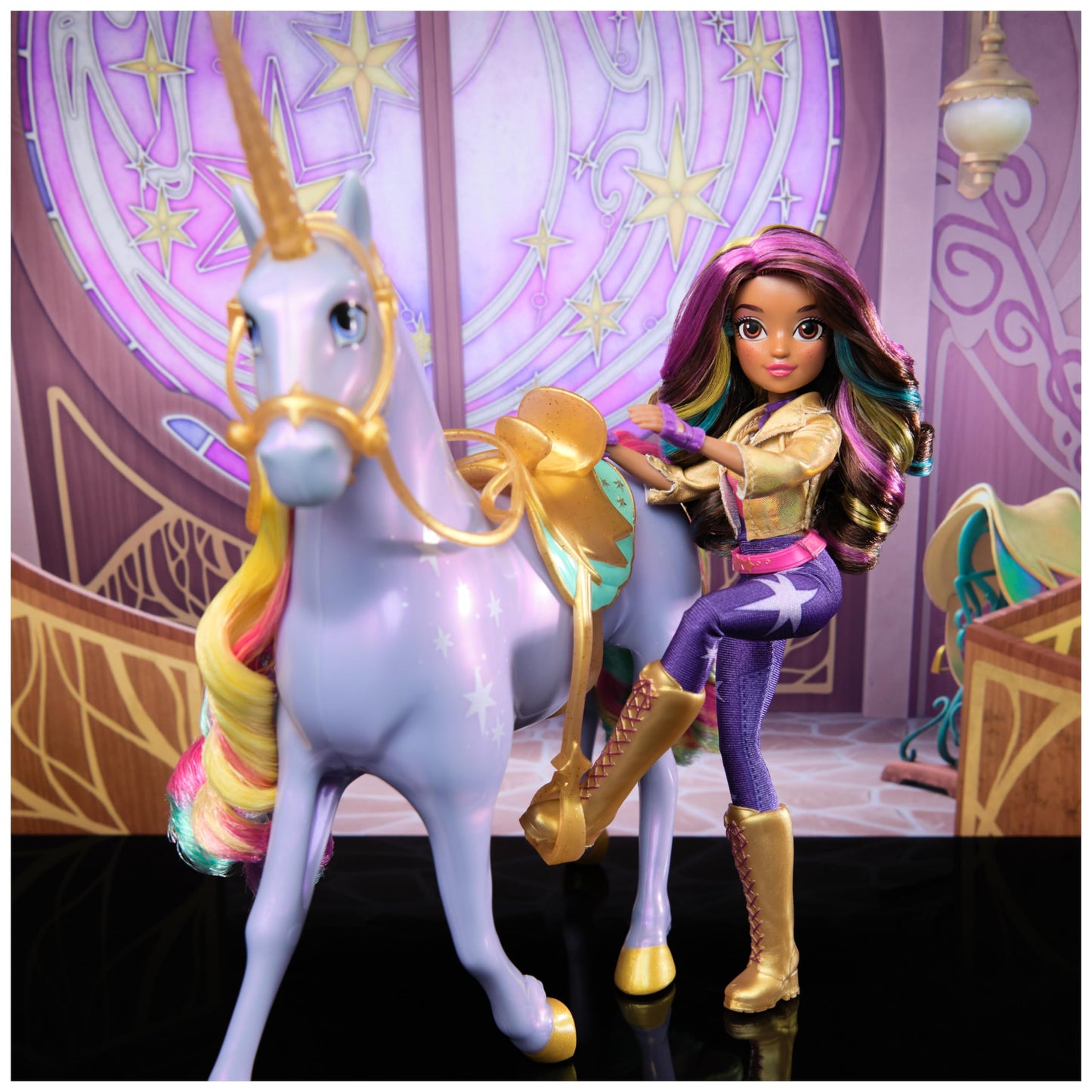 Unicorn Academy - Păpușa Sophia, originală din seria Netflix, 24 cm, cu 6 accesorii pentru jocuri imaginative, pentru copii de la 4 ani.