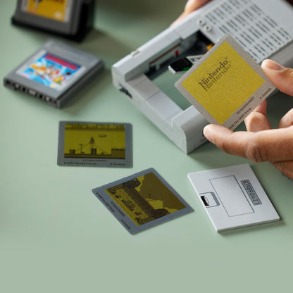 LEGO 72046 Set de construcție Game Boy pentru adulți cu 2 module de joc inclusiv Zelda și suport - Cadou retro pentru fanii jocurilor
