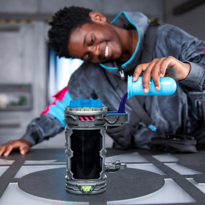 Figurina de Acțiune MrBeast Lab Mutators - Stealth Panther. Experimentează și creează! 3 variante de colecție: Iconic Panther, Stealth Panther, Metallic Panther.