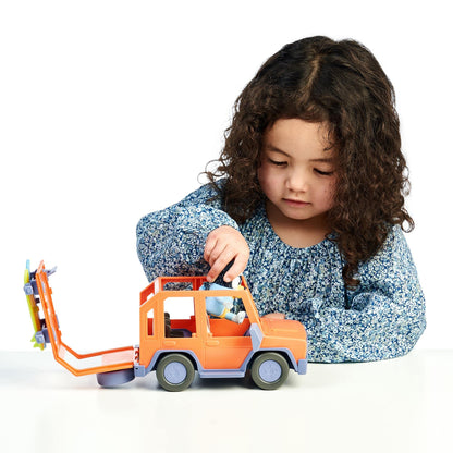 Set de joaca Bluey - Masina familiei