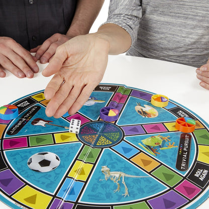 Hasbro Trivial Pursuit Family Edition (engleză)