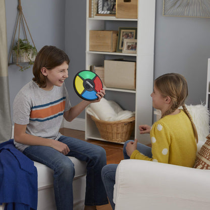 Hasbro Simon, Joc de Memorie Electronic Portabil cu Sunete și Lumini pentru Copii de Peste 8 Ani, Culori Asortate