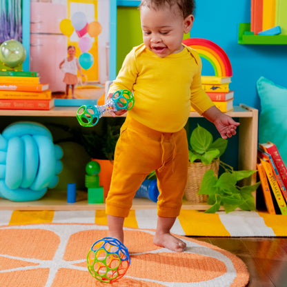 Bright Starts Easy-Grasp Oball Set de joacă cu minge și zornăitoare 2 piese, fără BPA, unisex, de la nou-născut
