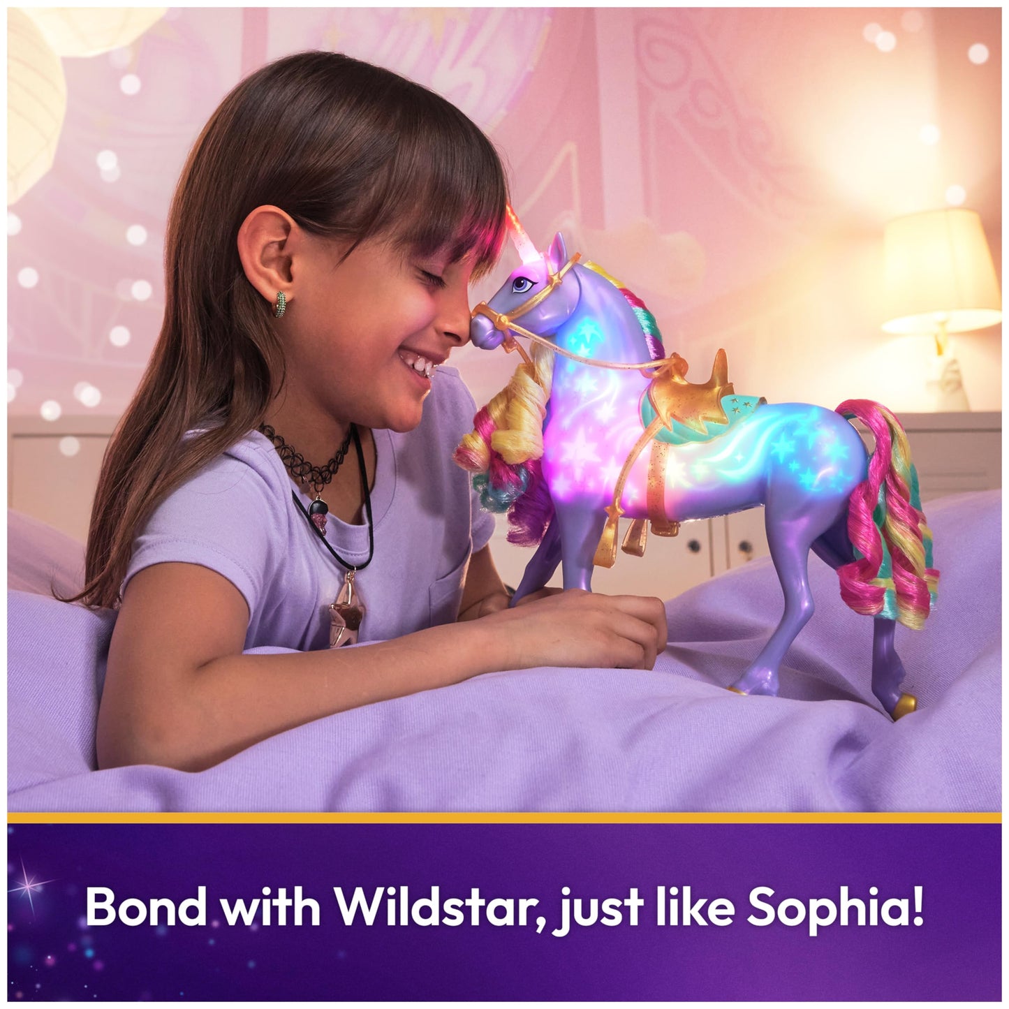 Academia Unicornului Licht-Magie Wildstar - Unicorn cu efecte de lumină și muzică, 28 cm, inspirat de seria Netflix, pentru jocuri de rol imaginative, pentru copii de la 4 ani.