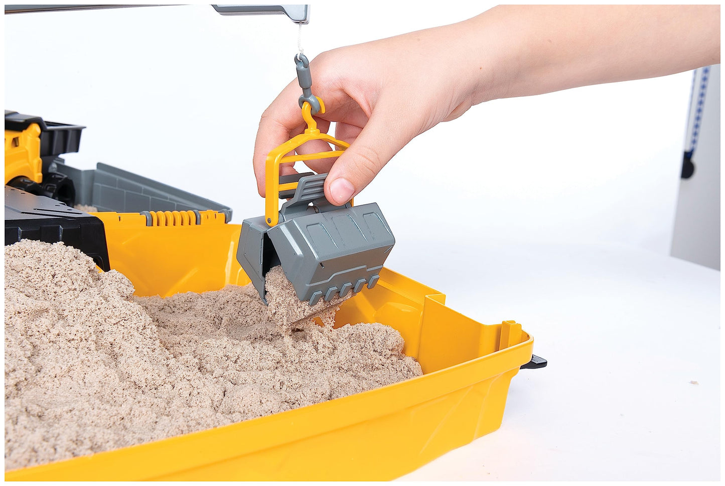Kinetic Sand Koffer Set de joacă cu nisip kinetic 907 g de la 3 ani