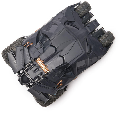 DC Comics - Batman Tumbler RC, vehicul radio controlat în designul trilogiei The Dark Knight, scală 1:15, pentru fani mari și mici de la 4 ani.