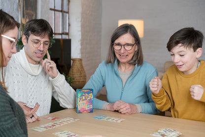 Joc de societate Catch Up Flip 7