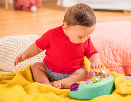 B. toys – Jucărie pentru bebeluși pentru scaunul de masă – Jucărie cu ventuză cu muzică, lumini, sunete – Jucărie senzorială – Jucărie motrică Activitate pentru bebeluși – de la 6 luni – Whirly Pop