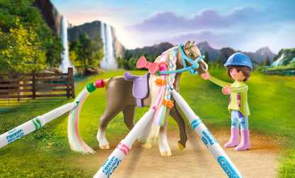 PLAYMOBIL Horses of Waterfall Set creativ cu cal și markere Crayola pentru copii de la 5 ani