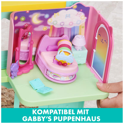 DREAMWORKS GABBY'S DOLLHOUSE - Deluxe Raion, Sweet Dreams, Dormitor cu Pisica Pufoasă, 3 Mobilier și 2 Cutii Surpriză cu Accesorii, pentru copii de la 3 ani