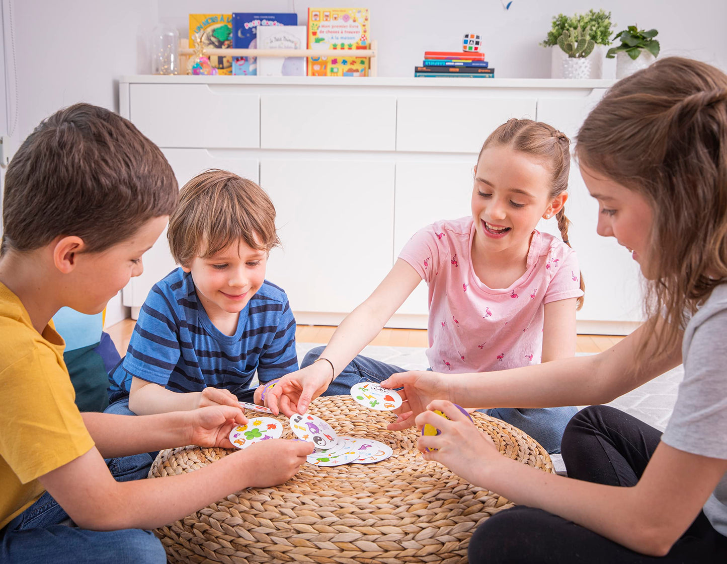 Asmodee Dobble Joc de observație, 2-8 jucători, 6+ ani (IT)