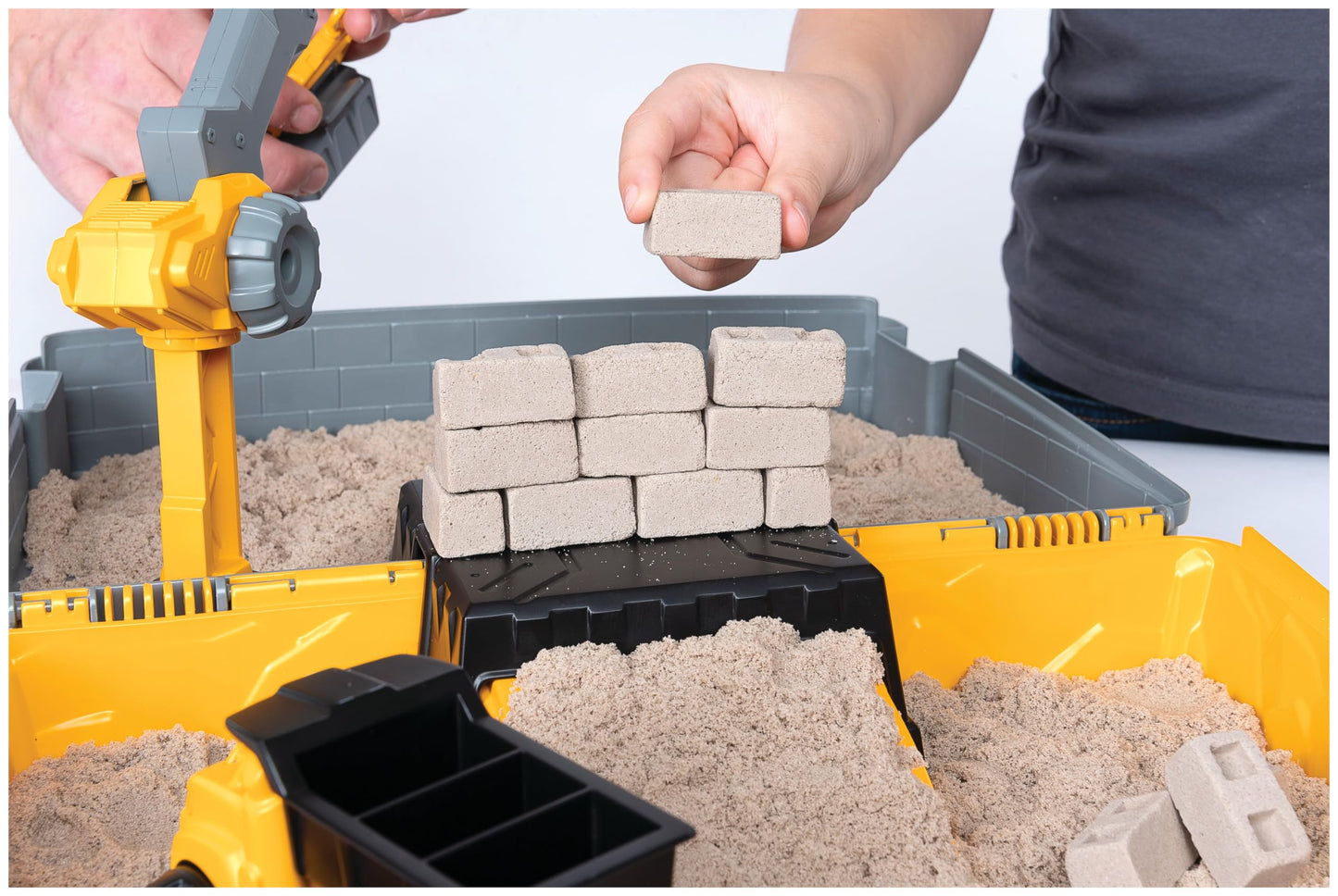 Kinetic Sand Koffer Set de joacă cu nisip kinetic 907 g de la 3 ani