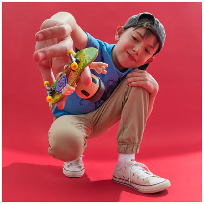 Tech Deck Sk8 Crew Set de fingerboard cu figurina skater detașabilă compatibilă cu alte fingerboard-uri de la 5 ani