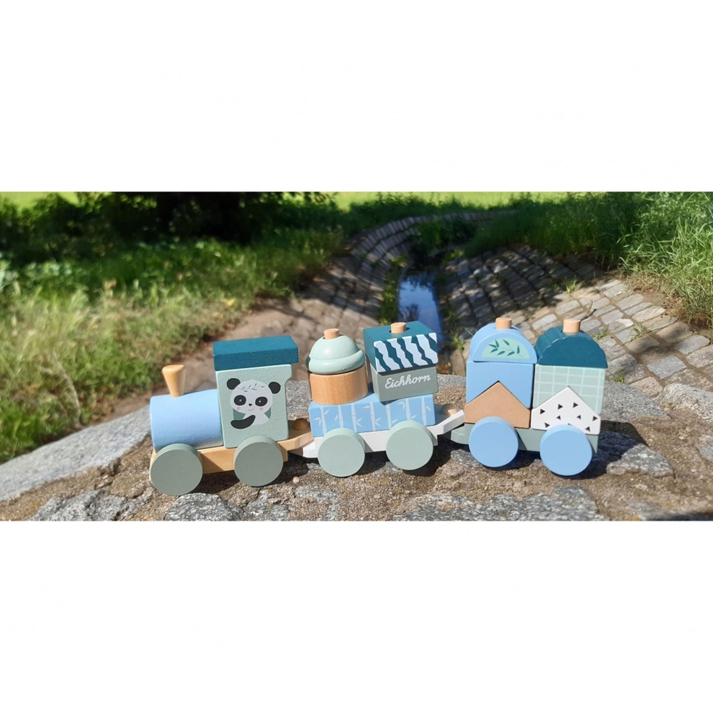 Eichhorn 7/100003804 Set tren din lemn cu 2 vagoane și 13 cuburi colorate, 16 piese, 29 cm, jucărie motricitate pentru copii de la 1 an (gri/bleu deschis)