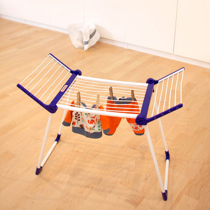 Theo Klein 6564 Suport pentru hainele păpușilor și animalelor de pluș | Dimensiuni: 27 cm x 63 cm x 50 cm | Jucărie pentru copii de la 3 ani