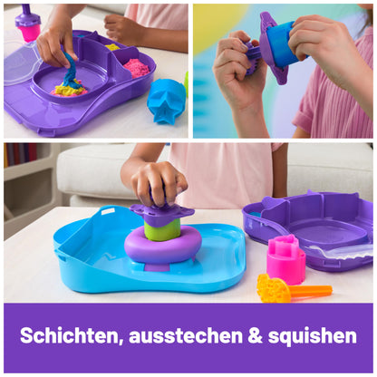 Set de Joacă Kinetic Sand - 453 g de nisip magic din Suedia în 3 culori, cu ștampilă și 5 unelte pentru distracție creativă în interior, pentru copii de la 5 ani.