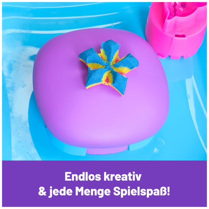 Set de Joacă Kinetic Sand - 453 g de nisip magic din Suedia în 3 culori, cu ștampilă și 5 unelte pentru distracție creativă în interior, pentru copii de la 5 ani.