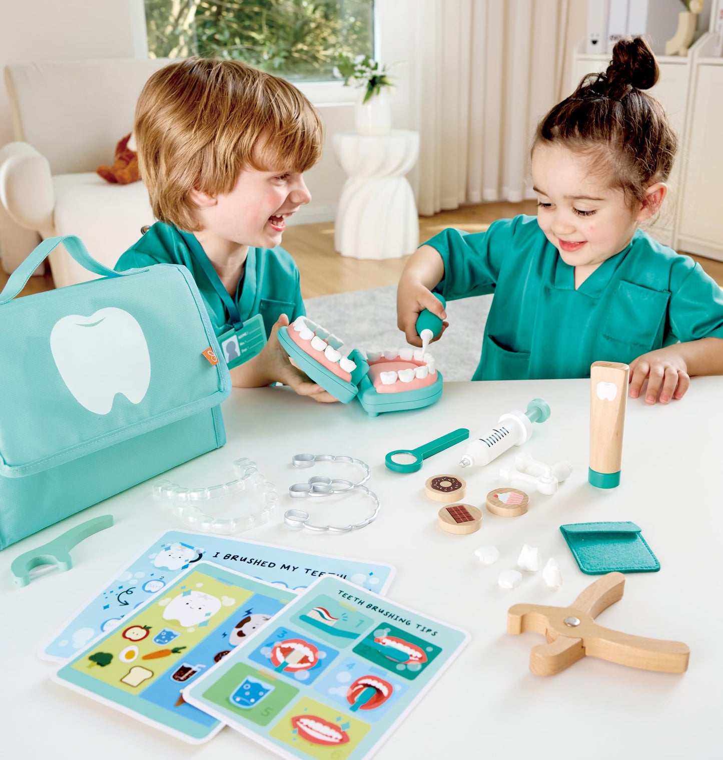 Hape Set Dentist cu accesorii interactive, 3+ ani