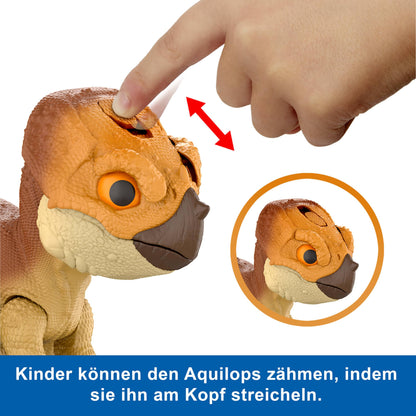 Mattel Jurassic World Primal Protector Aquilops Dolores Figurină interactivă de dinozaur cu mișcări de atac și sunete de răget, accesoriu alimentar, de la 4 ani