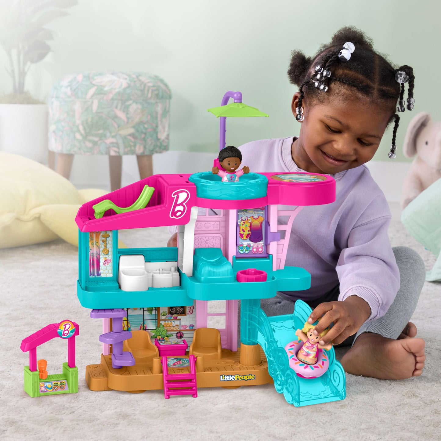 Fisher-Price Little People Set de joacă casă de plajă Barbie cu figurine și accesorii pentru copii de la 18 luni