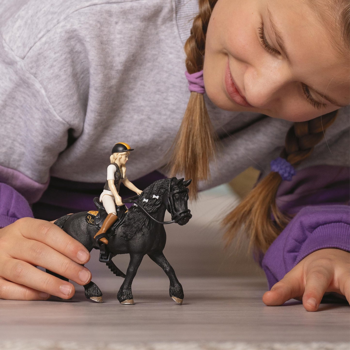 Schleich Horse Club Set de joacă cu cai Tori & Princess figurină mobilă cu cal, șa, ham și pătură pentru șa 5+ ani 8 piese