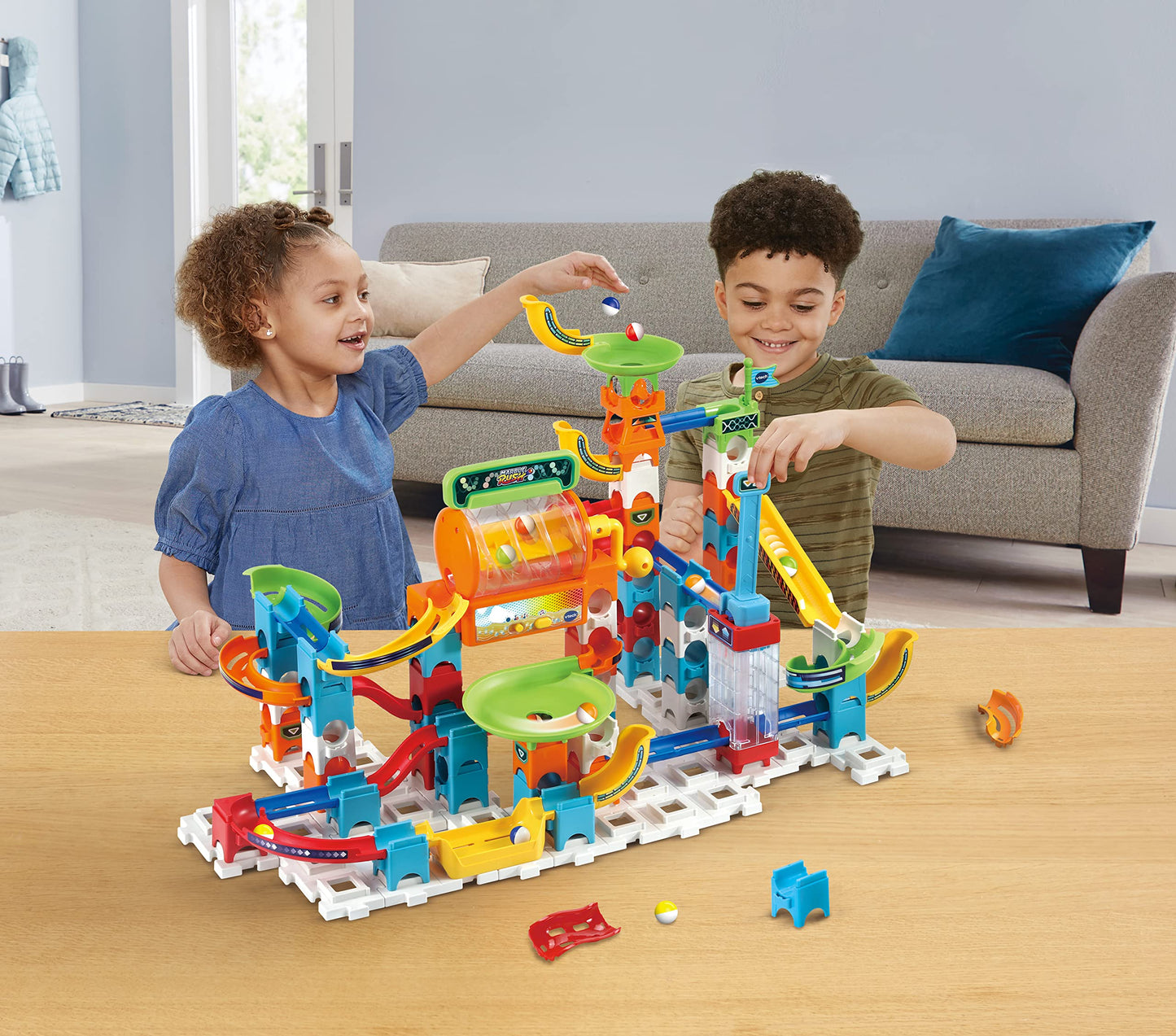 VTech Marble Rush - Set Super Acțiune L100 E – Pista interactivă cu lumini și sunete, elemente captivante și opțiuni de construcție – Pentru copii 4-12 ani