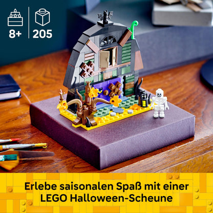 LEGO 40721 Set de construcție Halloween Scheună cu 205 piese și minifigurină schelet pentru copii de la 8 ani