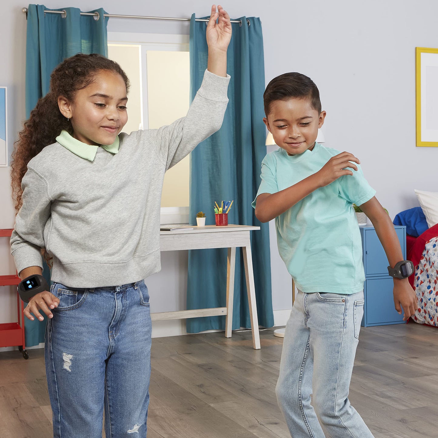 Ceas inteligent Tobi Robot Little Tikes pentru copii cu cameră digitală, video, jocuri și activități, pentru băieți și fete, negru, 6+ ani