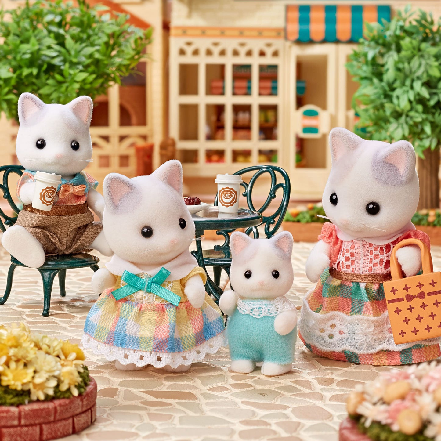 Sylvanian Families 5738 Set de figurină Familie Pisici de Lapte 4 piese 3+ ani