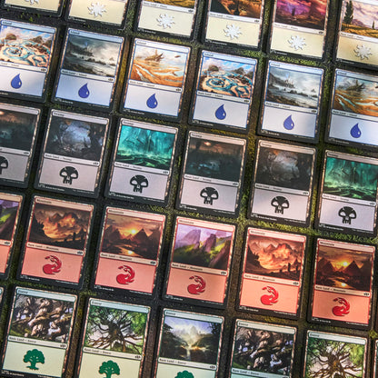 Magic: The Gathering Land Station 2025 (Versiune în Engleză)