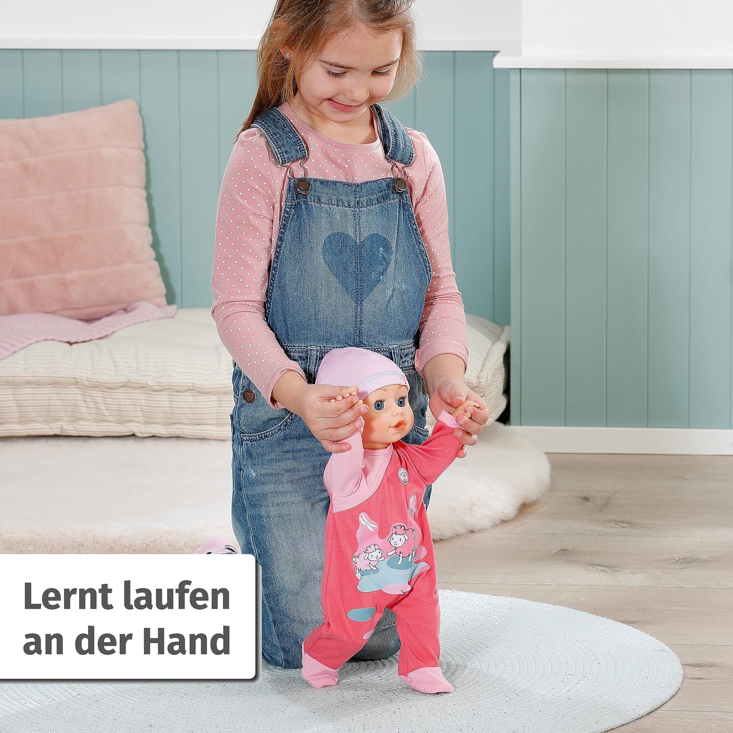 Baby Annabell Emily - Păpușă de mers și târât, 43 cm, cu sunete, salopetă roz și căciuliță, 710623 Zapf Creation