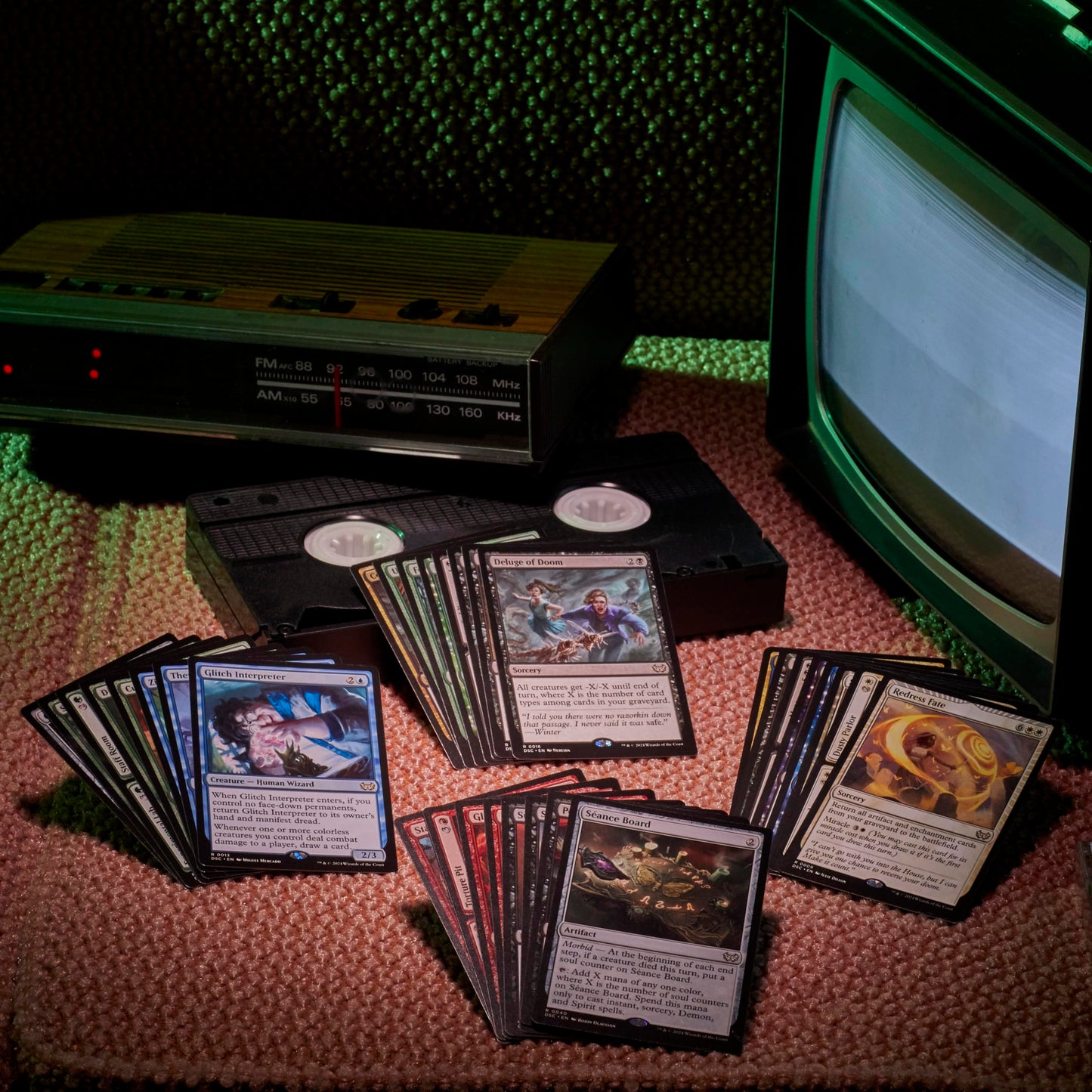 Magic: The Gathering Duskmourn Set de cărți Commander cu 4 deck-uri